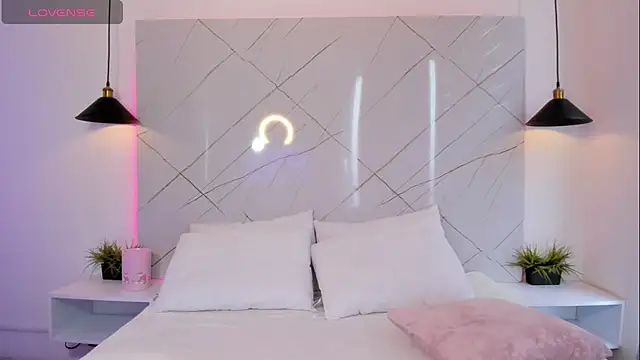 ANTONELLA  ROUSE  online show from October 9, 7:45 pm