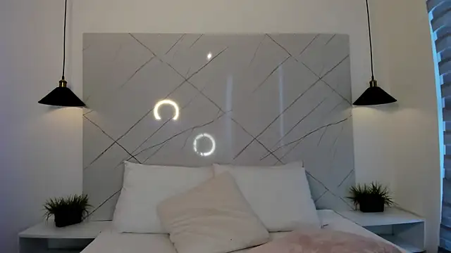 ANTONELLA  ROUSE  online show from December 19, 9:22 pm