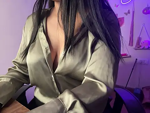 Snapshot of Okaysimran chatting on December 8, 7:32 pm Okaysimran online show from December 8, 7:32 pm