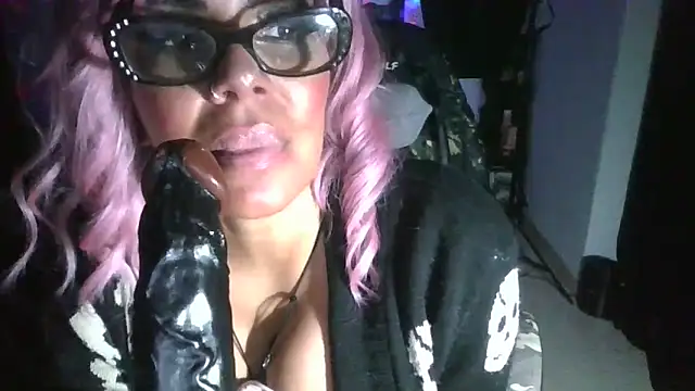 MadisonJayde online show from December 6, 6:26 am