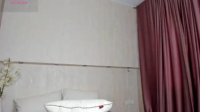 Snapshot of Erika_Carpenter chatting on May 16, 12:07 am Erika Carpenter online show from May 16, 12:07 am