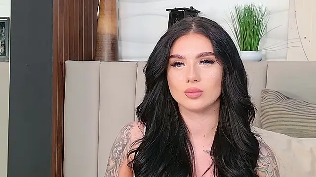 Snapshot of CarolinePrescott chatting on February 21, 7:04 pm CarolinePrescott online show from February 21, 7:04 pm