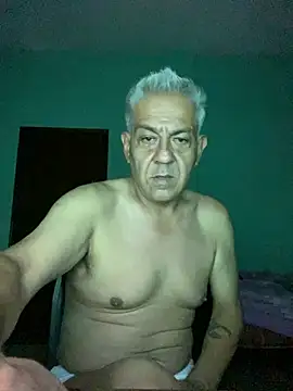 Snapshot of Clau7opez chatting on March 16, 6:39 am Clau7opez online show from March 16, 6:39 am