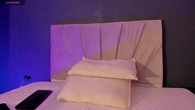 Shayla27 online show from February 4, 4:13 pm