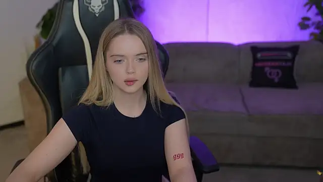 Cassy-Celestial  online show from November 8, 9:09 am