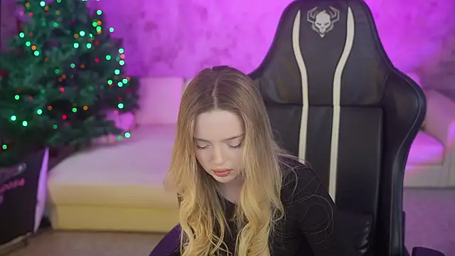 Cassy-Celestial  online show from January 18, 9:35 am