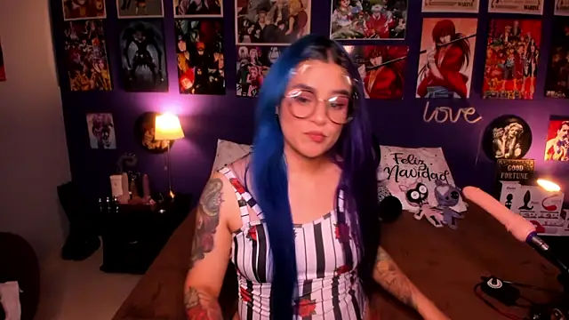 Snapshot of anne_cross chatting on December 12, 2:48 am anne cross online show from December 12, 2:48 am