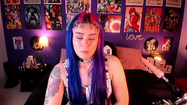 Snapshot of anne_cross chatting on February 4, 2:39 am anne cross online show from February 4, 2:39 am