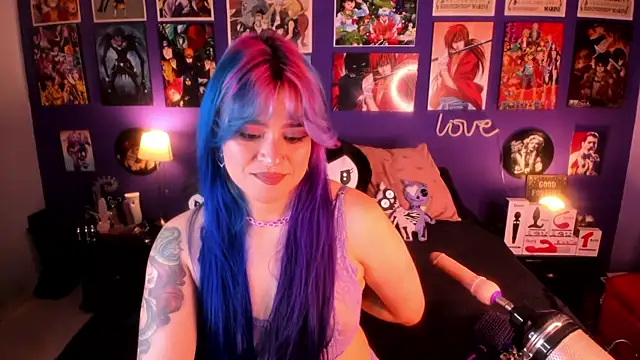 Snapshot of anne_cross chatting on February 13, 1:40 am anne cross online show from February 13, 1:40 am