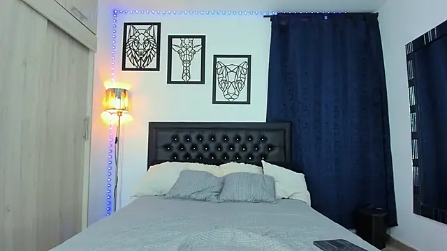 Snapshot of Scarlett_Steelee chatting on December 18, 2:10 am Scarlett Steelee online show from December 18, 2:10 am