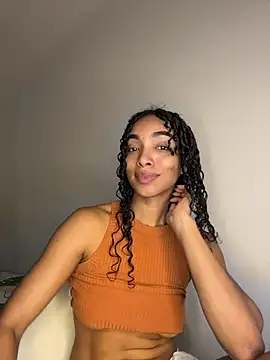 Snapshot of nicoleebony1 chatting on April 28, 8:25 pm nicoleebony1 online show from April 28, 8:25 pm