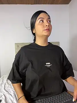 Snapshot of DashaStar chatting on December 15, 3:24 am DashaStar online show from December 15, 3:24 am