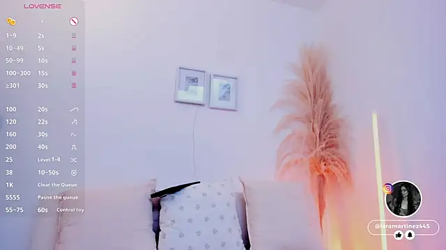 iara martinez online show from January 7, 1:13 pm