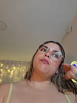 Juliietha servas online show from March 15, 1:22 am