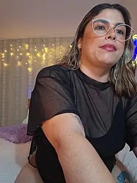 Snapshot of Juliietha_servas chatting on May 19, 12:16 am Juliietha servas online show from May 19, 12:16 am