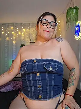 Snapshot of Juliietha_servas chatting on June 11, 12:32 am Juliietha servas online show from June 11, 12:32 am