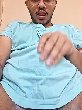 Snapshot of alesssterling chatting on January 3, 4:55 am alesssterling online show from January 3, 4:55 am