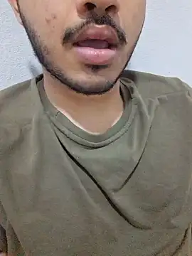 alesssterling online show from April 19, 3:28 am