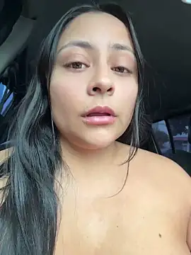 Snapshot of Sol_biglips chatting on April 24, 3:14 pm Sol biglips online show from April 24, 3:14 pm