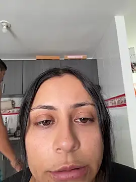 Snapshot of Sol_biglips chatting on May 25, 5:19 pm Sol biglips online show from May 25, 5:19 pm
