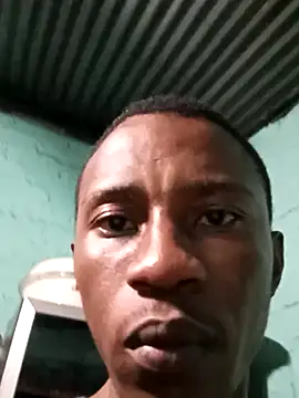 HandsomeBuoyy21 online show from April 14, 1:11 am