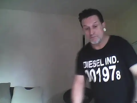 Snapshot of oopsxx chatting on February 19, 2:34 pm oopsxx online show from February 19, 2:34 pm