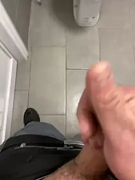 Snapshot of _themask_ chatting on December 9, 3:33 pm  themask  online show from December 9, 3:33 pm