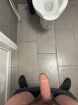 Snapshot of _themask_ chatting on February 6, 9:06 pm  themask  online show from February 6, 9:06 pm