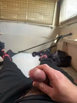 Snapshot of _themask_ chatting on February 28, 12:42 pm  themask  online show from February 28, 12:42 pm