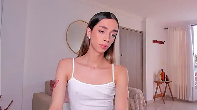 Snapshot of Emmavr chatting on February 13, 8:45 pm Emmavr online show from February 13, 8:45 pm