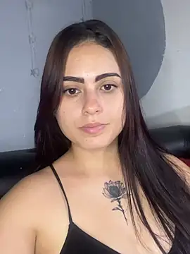 Snapshot of Azuna25 chatting on June 7, 12:59 am Azuna25 online show from June 7, 12:59 am