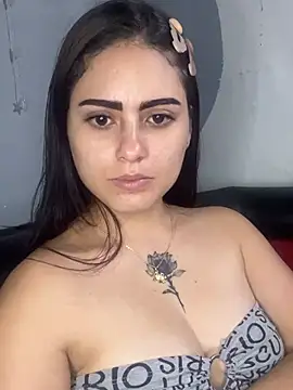 Snapshot of Azuna25 chatting on June 11, 12:32 am Azuna25 online show from June 11, 12:32 am