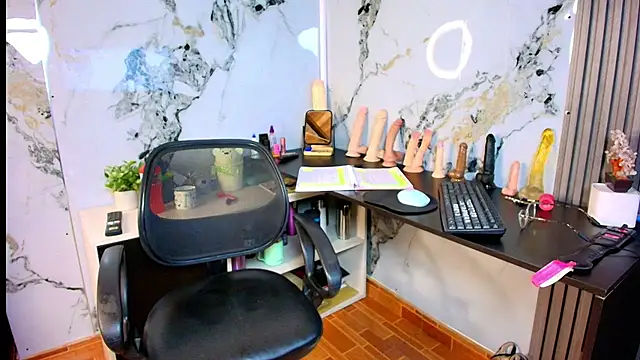 AlixLong online show from April 15, 1:01 am