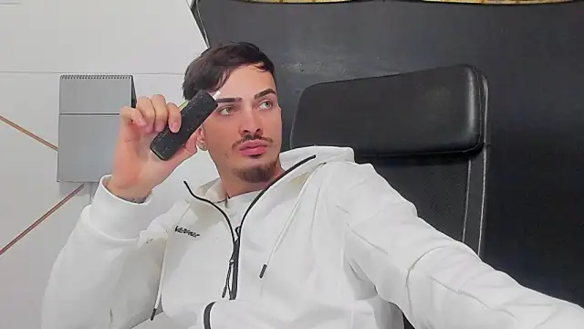 BrandonTate online show from April 1, 8:04 am