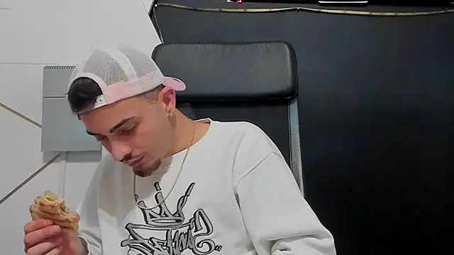 BrandonTate online show from April 18, 5:11 am