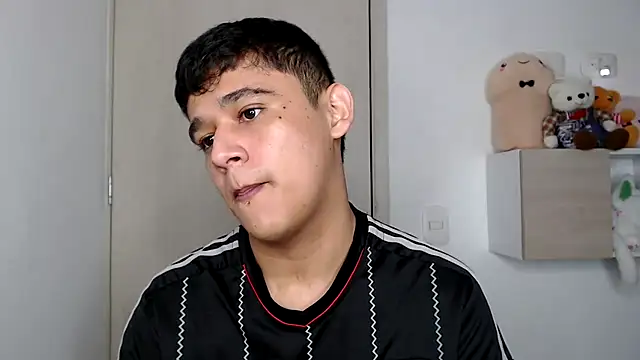 kaiine190 online show from February 6, 9:45 am