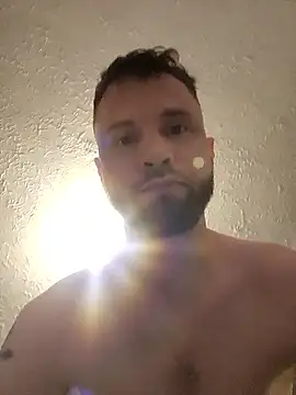 Snapshot of Talenjames4 chatting on October 1, 2:23 pm Talenjames4 online show from October 1, 2:23 pm