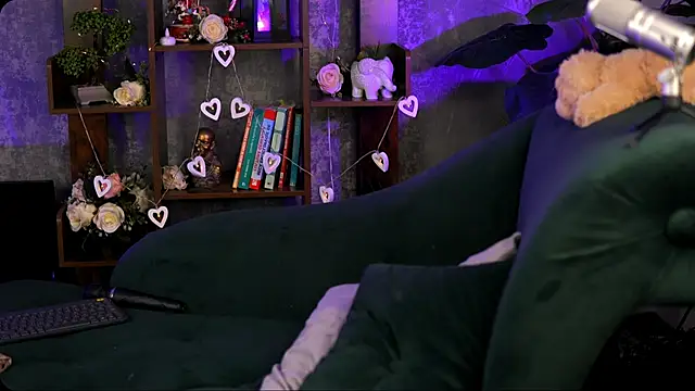 Snapshot of Bailey_Evans chatting on February 1, 5:37 pm Bailey Evans online show from February 1, 5:37 pm