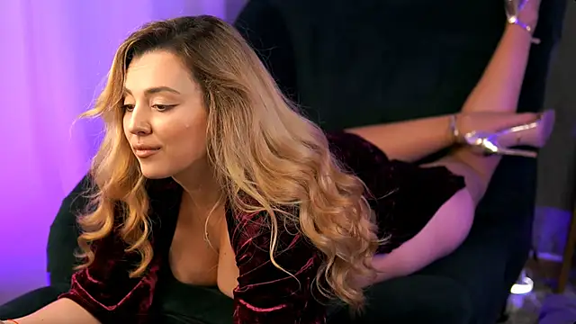 Snapshot of Bailey_Evans chatting on March 12, 12:57 pm Bailey Evans online show from March 12, 12:57 pm