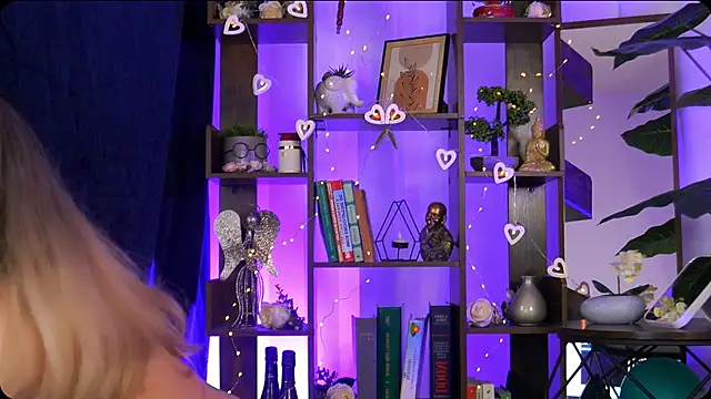 Snapshot of Bailey_Evans chatting on September 30, 5:23 am Bailey Evans online show from September 30, 5:23 am