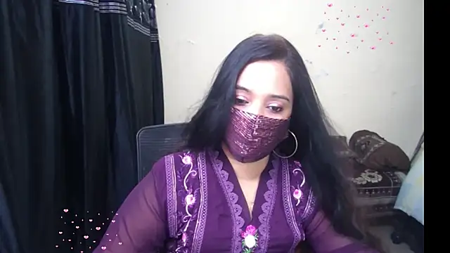 Snapshot of Arushisingh8888 chatting on May 6, 12:32 pm Arushisingh8888 online show from May 6, 12:32 pm