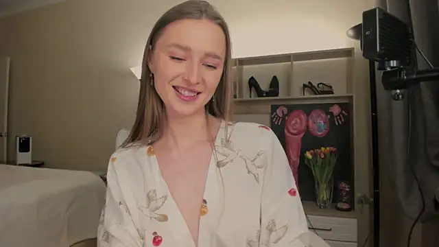 Snapshot of CharlotteWells chatting on March 8, 2:30 pm CharlotteWells online show from March 8, 2:30 pm