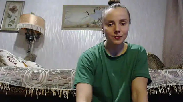 Snapshot of AlisaKissss chatting on February 6, 6:35 pm AlisaKissss online show from February 6, 6:35 pm