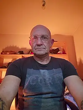 papasuchtpussy online show from January 10, 8:32 pm