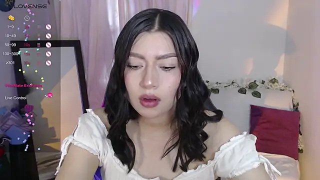 mily thomson b  online show from April 20, 10:44 pm