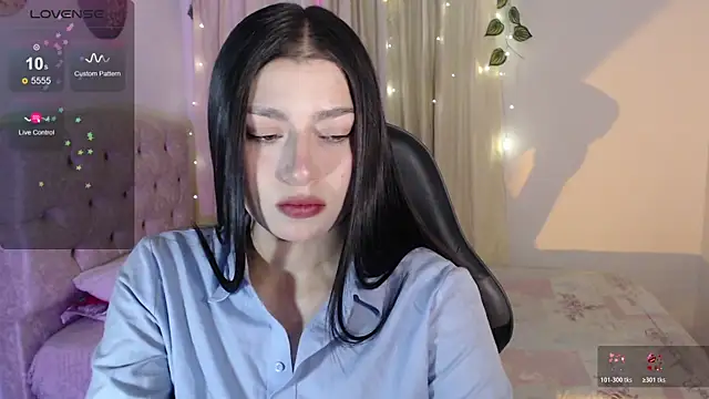 Snapshot of mily_thomson_b_ chatting on July 17, 11:53 pm mily thomson b online show from July 17, 11:53 pm