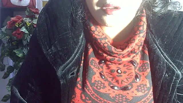 Snapshot of Sexy_komolika chatting on January 6, 5:06 pm Sexy komolika online show from January 6, 5:06 pm