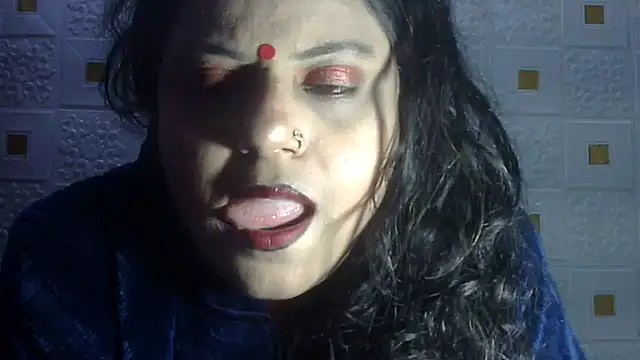 Snapshot of Sexy_komolika chatting on February 6, 9:22 am Sexy komolika online show from February 6, 9:22 am