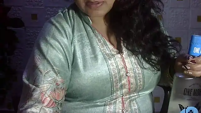 Snapshot of Sexy_komolika chatting on February 9, 7:52 pm Sexy komolika online show from February 9, 7:52 pm