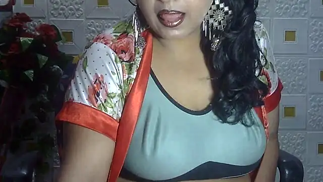 Snapshot of Sexy_komolika chatting on March 4, 4:52 pm Sexy komolika online show from March 4, 4:52 pm